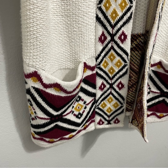Old Navy Coatigan Cardigan Sweater Knit Aztec Boho White Red Womens Small S - Picture 4 of 11